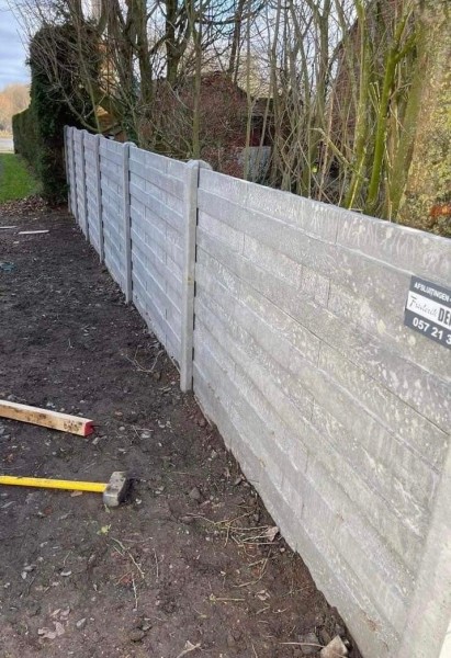 Afsluiting met betonnen platen - Deplaecie Ieper